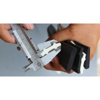 廠家供應滑板保護套 鋼片骨架防撞密封條U型側(cè)頂泡配電柜密封條